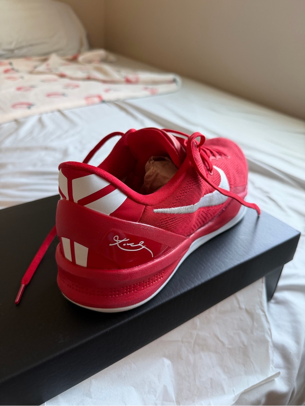 BASKETBALL SHOES - Picture 3 of 6